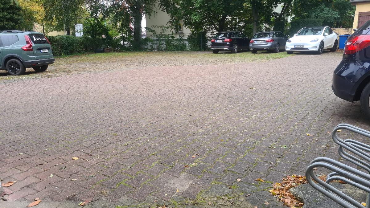 Parkplätze direkt am Haus